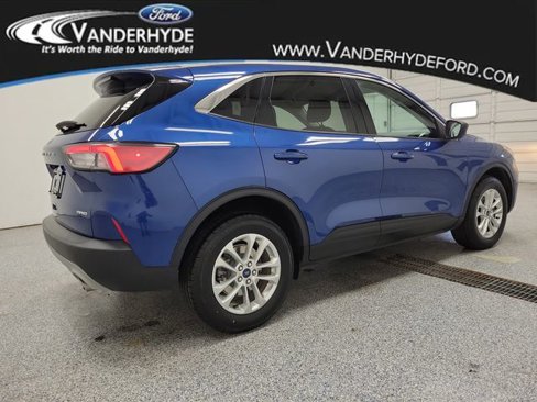 Used 2022 Ford Escape SE image 3