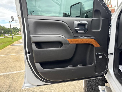 Used 2019 Chevrolet Silverado 2500 High Country w/ Duramax Plus Package image 14