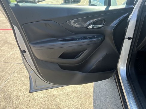 Used 2018 Buick Encore Sport Touring image 33