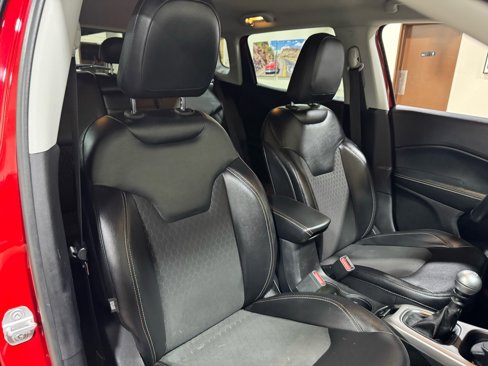 Used 2018 Jeep Compass Latitude w/ Cold Weather Group image 42