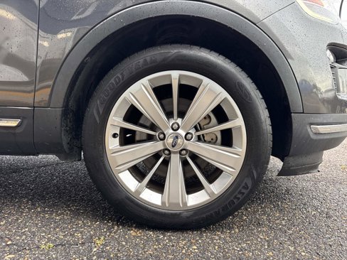 Used 2019 Ford Explorer Limited w/ Ford Safe & Smart Package image 3