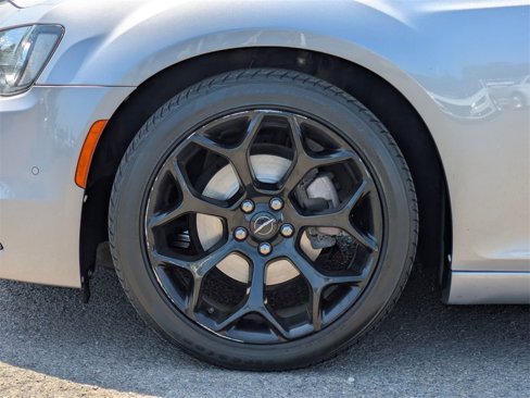 Used 2018 Chrysler 300 S w/ 300S Premium Group image 38