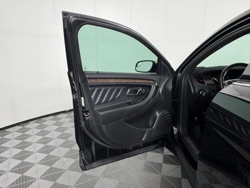 Used 2014 Ford Taurus Limited image 25