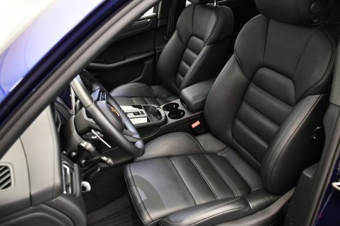 Certified 2023 Porsche Macan GTS image 39