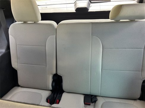 Used 2022 Chevrolet Traverse LS image 11