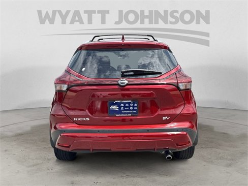 Used 2022 Nissan Kicks SV image 4