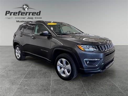 Used 2019 Jeep Compass Latitude w/ Cold Weather Group image 1