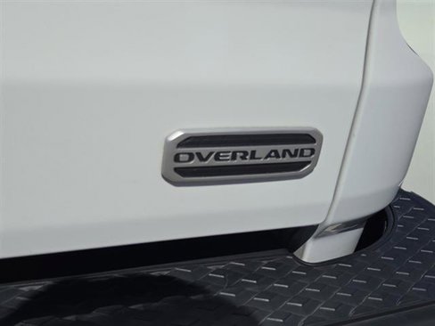 Used 2020 Jeep Gladiator Overland image 7