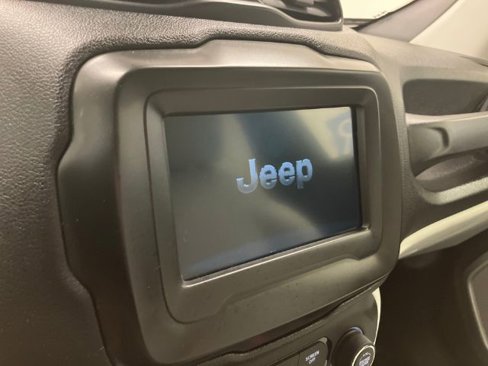 Used 2018 Jeep Renegade Latitude image 26