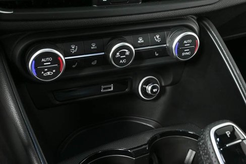 New 2025 Alfa Romeo Giulia w/ Driving Assist Package image 16