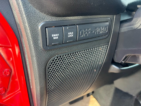Used 2017 Jeep Wrangler Rubicon w/ Power Convenience Group image 24