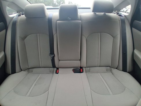 Used 2015 Hyundai Sonata SE image 12