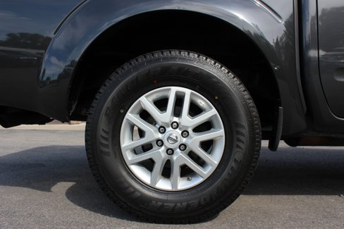 Used 2015 Nissan Frontier SV image 39