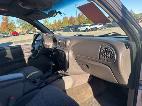 Used 2004 Chevrolet TrailBlazer LT image 26