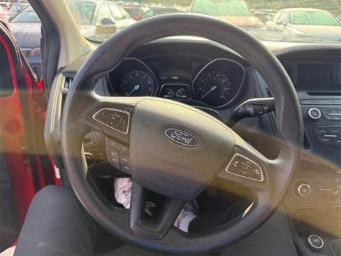 Used 2015 Ford Focus SE image 14