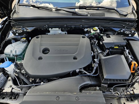 New 2025 Volvo XC40 B5 Ultra w/ Climate Package image 14