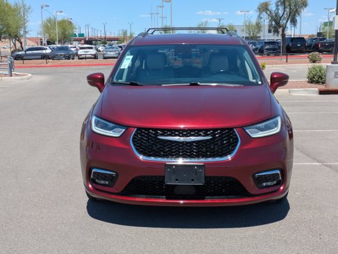 Used 2021 Chrysler Pacifica Touring-L image 9