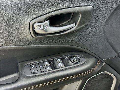 Used 2019 Jeep Compass Limited image 17