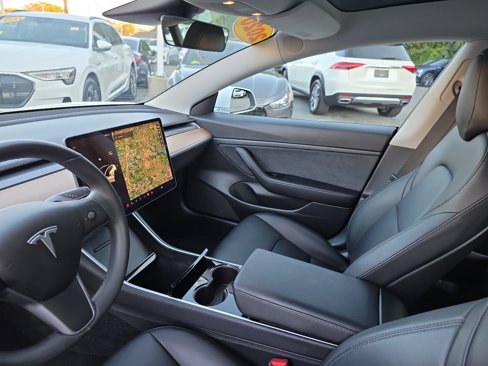 Used 2020 Tesla Model 3 Standard Range Plus image 30
