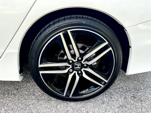 Used 2017 Honda Accord Sport image 21