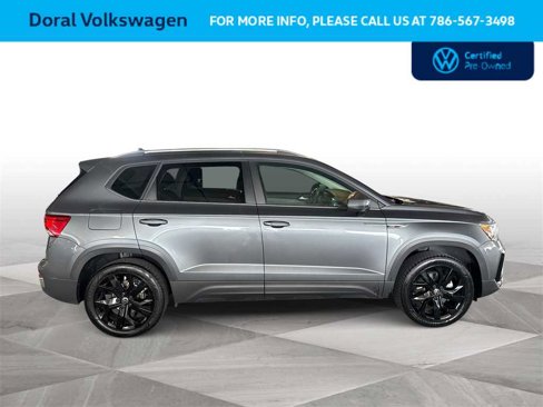 Used 2022 Volkswagen Taos SE w/ Panoramic Sunroof Package image 9