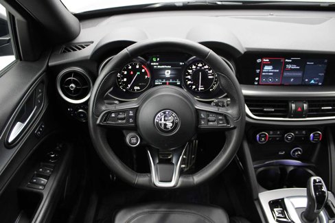 Used 2022 Alfa Romeo Stelvio Veloce image 6