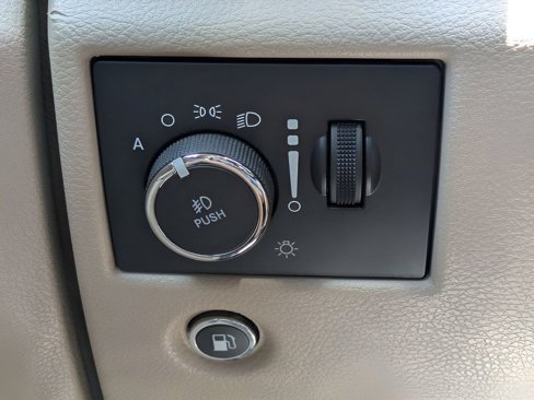 Used 2022 Jeep Grand Cherokee Limited image 22