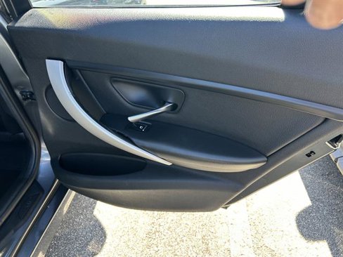 Used 2016 BMW 320i Sedan image 19