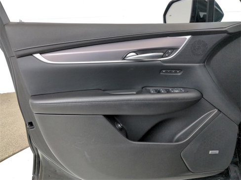 Used 2017 Cadillac XT5 Luxury w/ Driver Awareness Package image 37