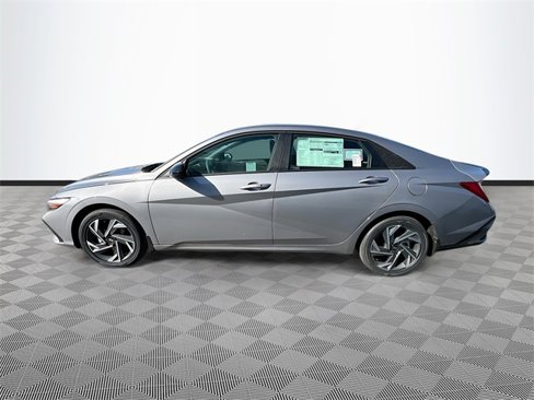 New 2025 Hyundai Elantra SEL image 4
