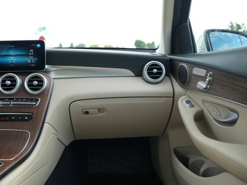 Certified 2022 Mercedes-Benz GLC 300 4MATIC w/ Premium Package Lite image 26