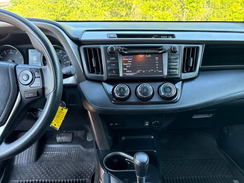 Used 2017 Toyota RAV4 LE image 17