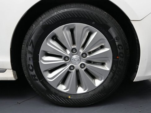 Used 2016 Hyundai Sonata SE image 12