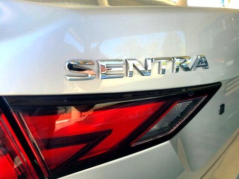 Used 2021 Nissan Sentra SV image 8