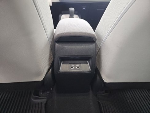 Used 2024 Toyota Corolla LE image 32