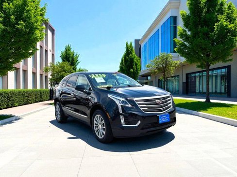 Used 2019 Cadillac XT5 Luxury image 1
