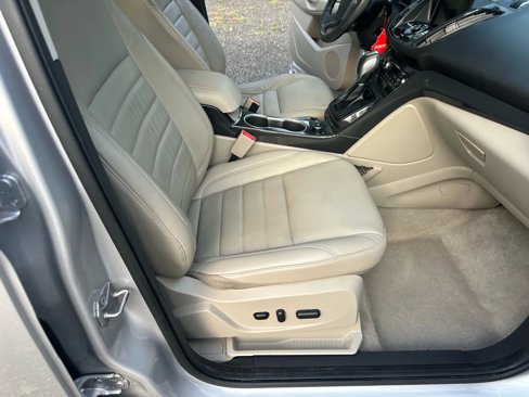 Used 2016 Ford Escape Titanium image 14