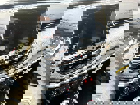 New 2025 Jeep Compass Sport image 13