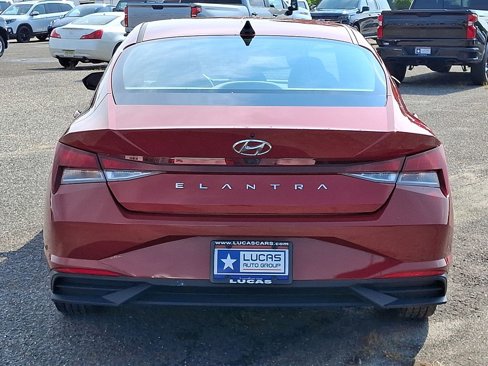 Used 2022 Hyundai Elantra SEL image 10