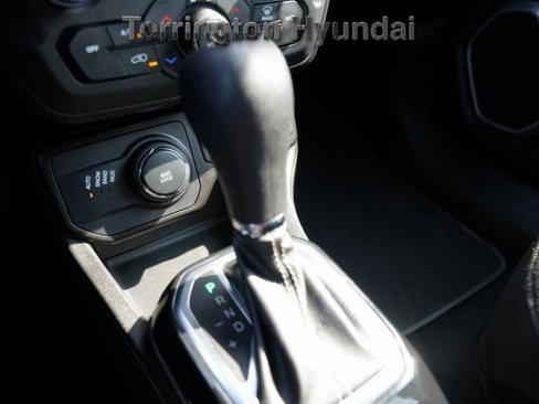 Used 2021 Jeep Renegade Latitude image 28