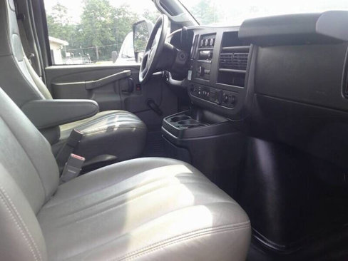 Used 2020 GMC Savana 3500 Extended w/ Driver Convenience Package image 17