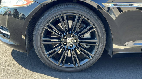 Used 2011 Jaguar XJ L Supercharged image 2
