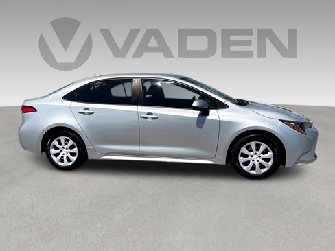Used 2022 Toyota Corolla LE image 23