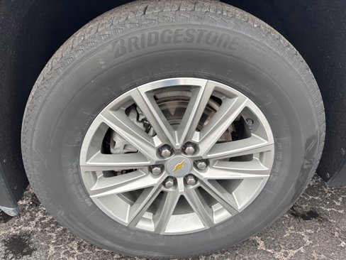 Used 2022 Chevrolet Traverse LT image 28