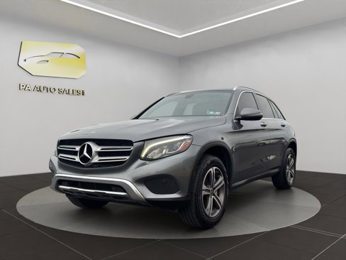 Used 2019 Mercedes-Benz GLC 300 4MATIC image 3