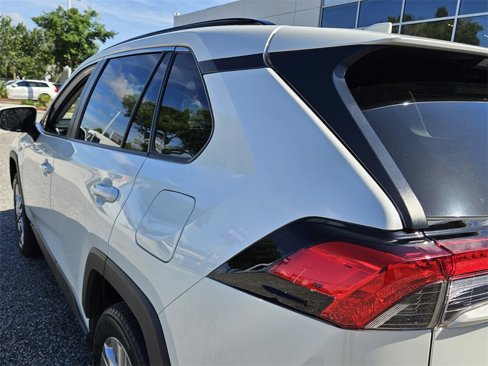 Used 2022 Toyota RAV4 XLE Premium image 8
