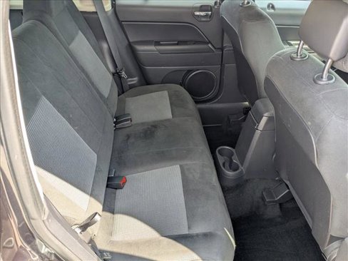 Used 2016 Jeep Patriot Latitude image 21