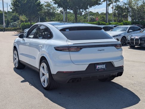 Certified 2022 Porsche Cayenne Coupe image 3