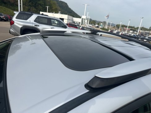 Used 2015 Toyota RAV4 Limited image 10