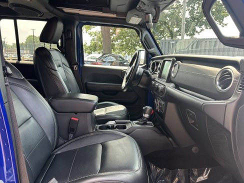Used 2020 Jeep Wrangler Unlimited Sahara image 26